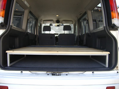 �y�L�����s���O�J�[�ɕ����Ȃ�1200mm�~1800mm�̍L��t���b�g�X�y�[�X�ŉ��K�Ԓ����I