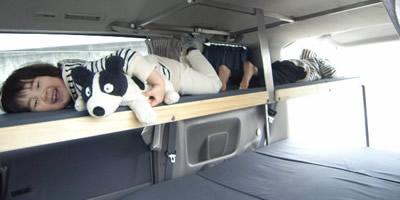 ���H�N�V�[��i�x�b�h�Ŗڎw���~�j�o���L�����s���O�J�[