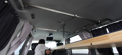 ���H�N�V�[��i�x�b�h�Ŗڎw���~�j�o���L�����s���O�J�[